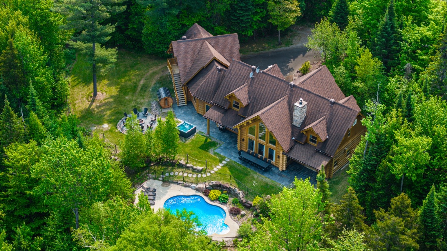 Fiddler Lake Quebec sauna chalet